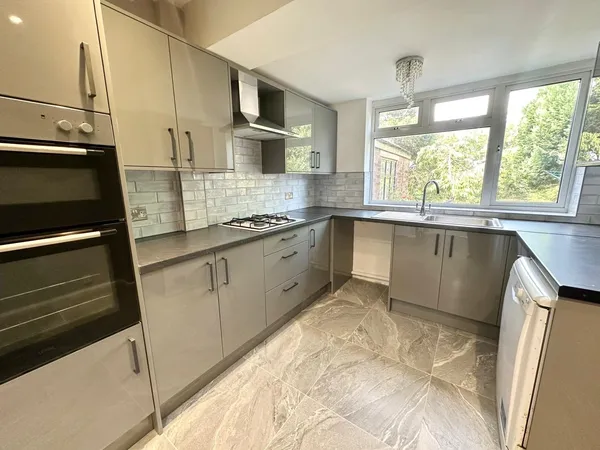 Hallam Grange Rise, Fulwood, S10 4BG