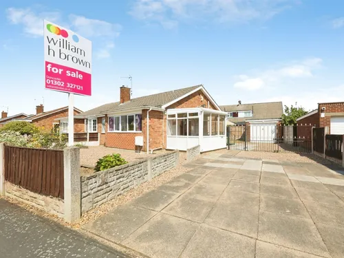 Elmwood Crescent, Armthorpe, Doncasterphoto