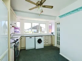 Elmwood Crescent, Armthorpe, Doncaster thumb 3