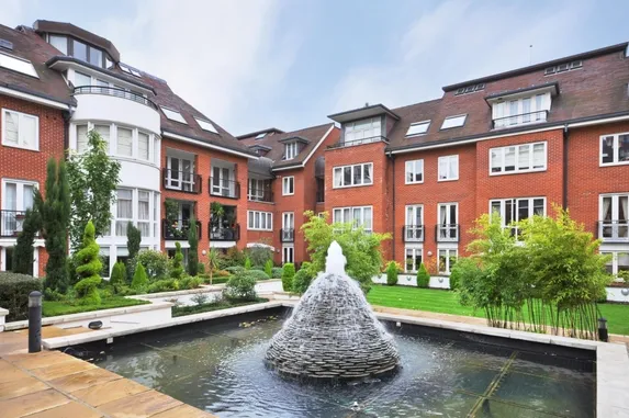 Westfield Kidderpore Avenue NW3