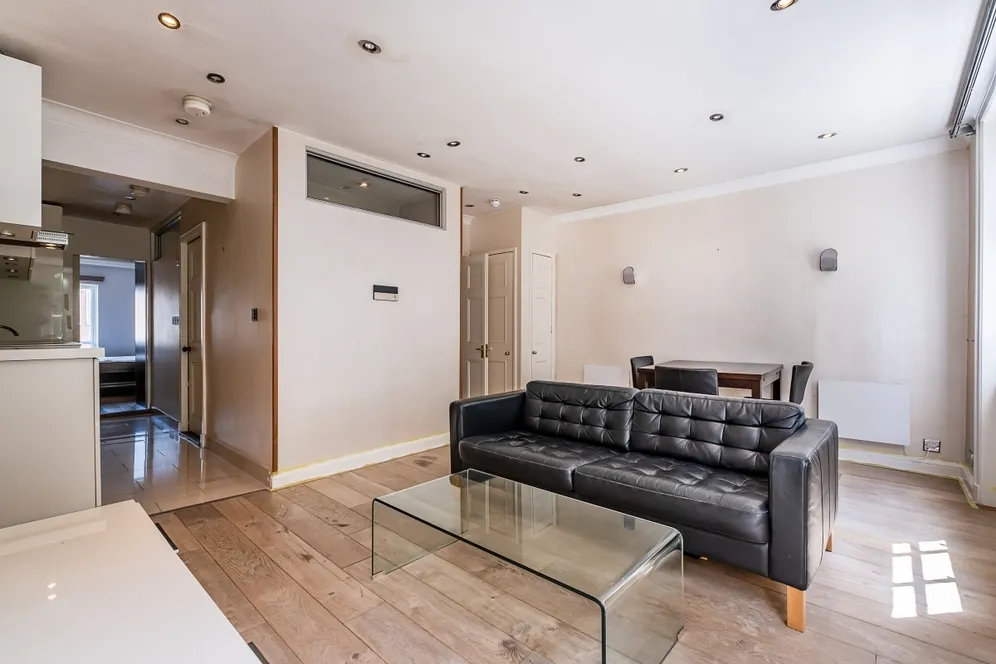 Brompton Square Knightsbridge SW3 photo 5