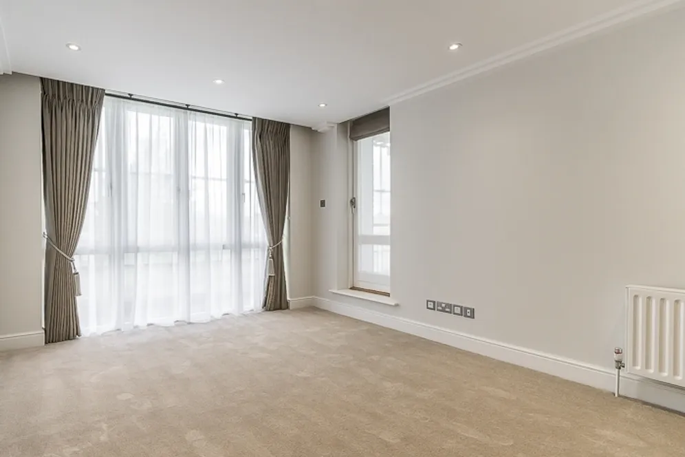 Westfield Kidderpore Avenue NW3 photo 9