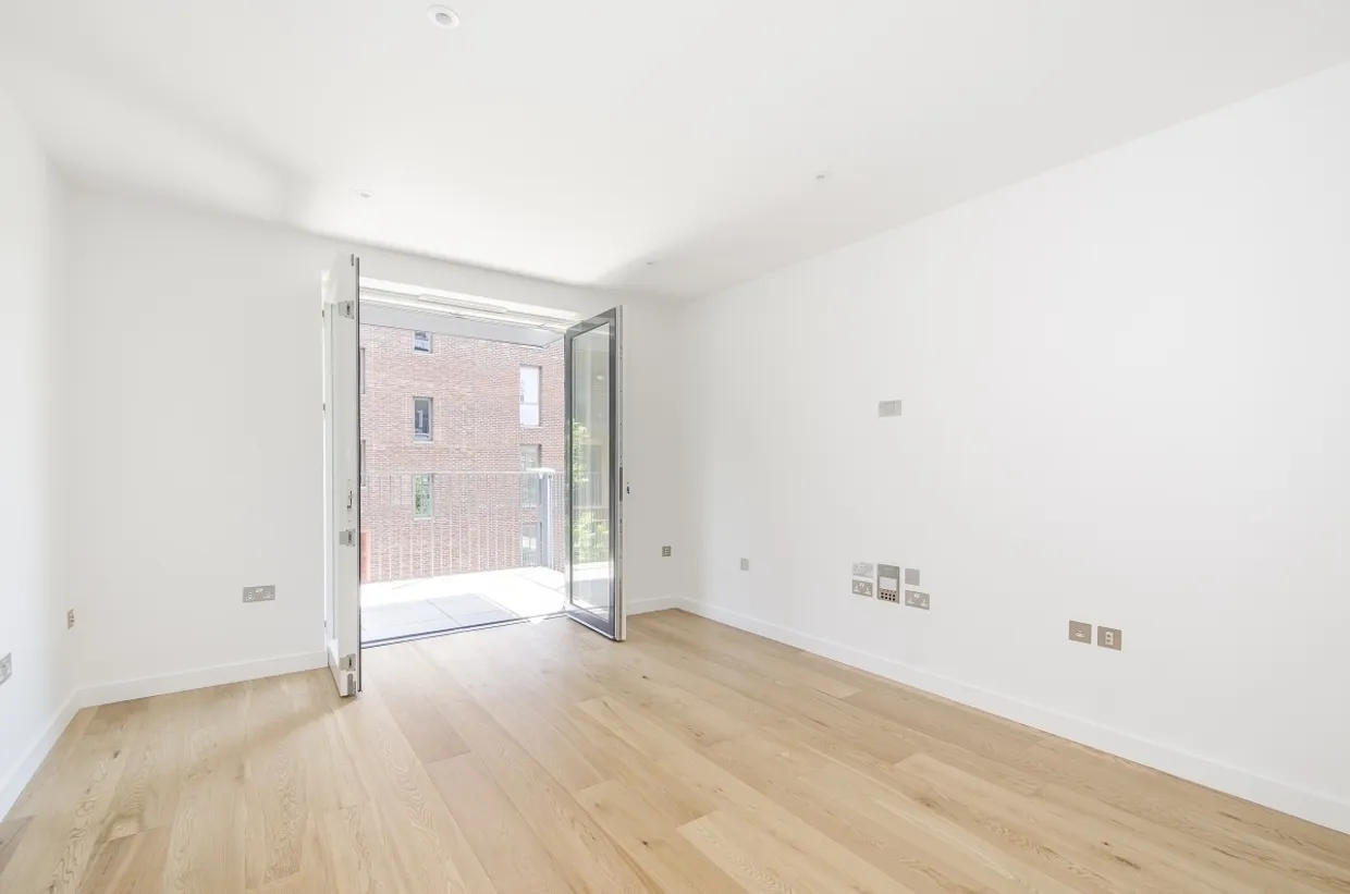 Hidcote Apartments, 5 Danvers Avenue London SW11 photo 3