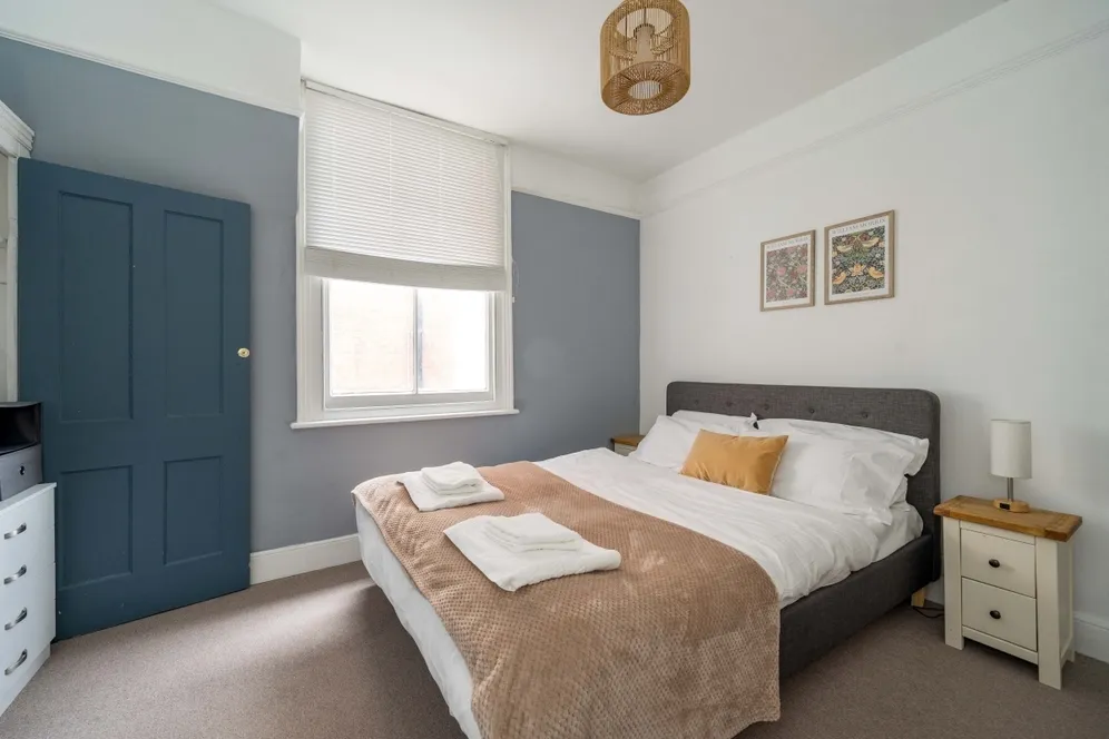 Merton Avenue London W4 photo 12