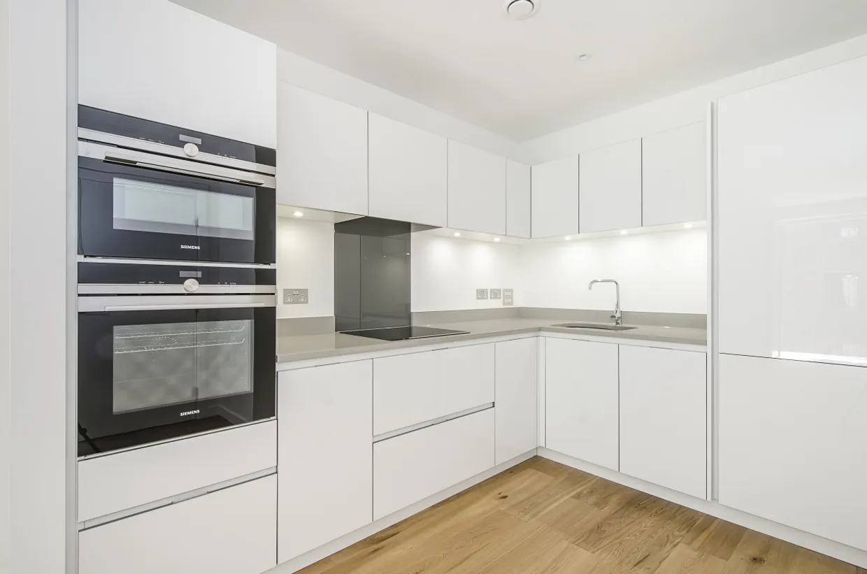 Hidcote Apartments, 5 Danvers Avenue London SW11 photo 5