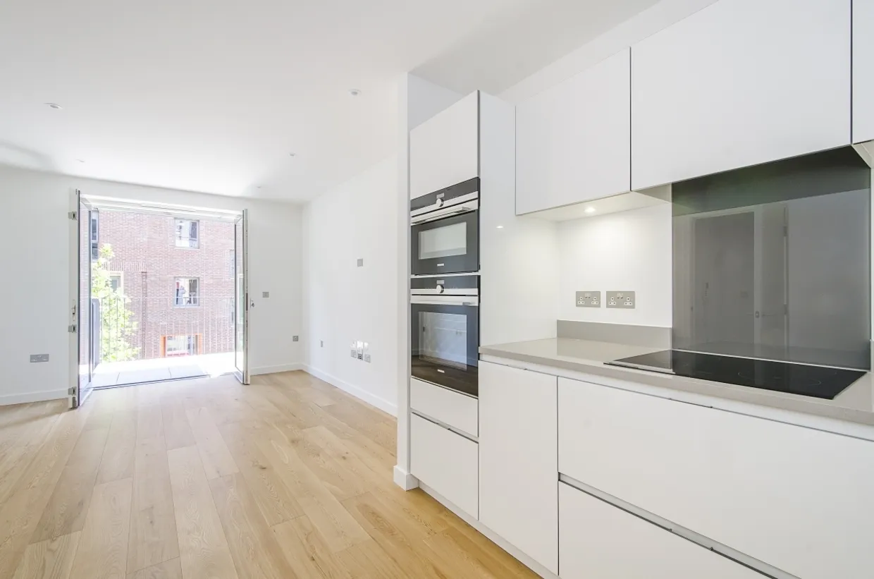 Hidcote Apartments, 5 Danvers Avenue London SW11 photo 6