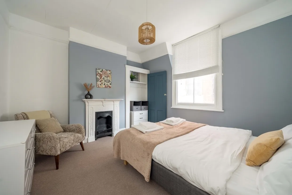 Merton Avenue London W4 photo 14