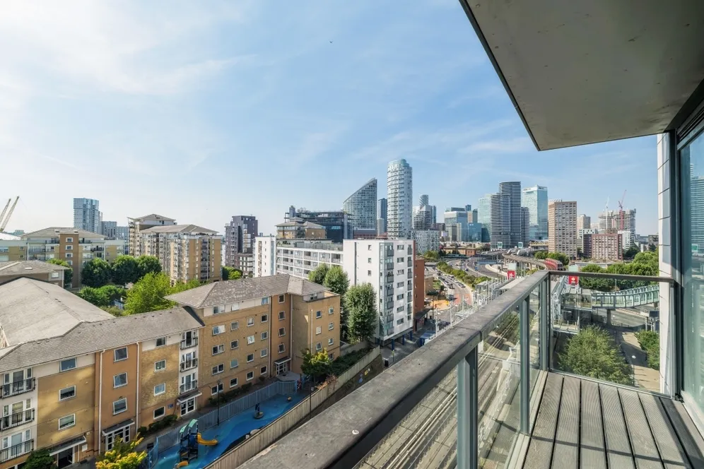 8 Blackwall Way E14 photo 2