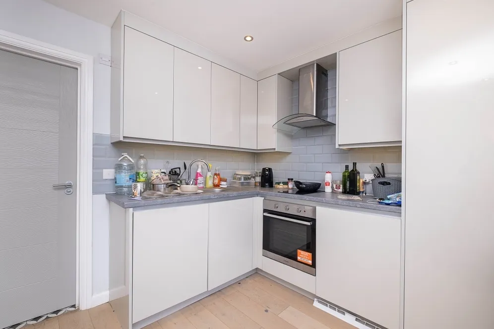 Kneller Road, Whitton,  TW2 photo 2