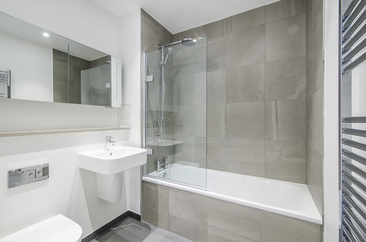 Hidcote Apartments, 5 Danvers Avenue London SW11 photo 8