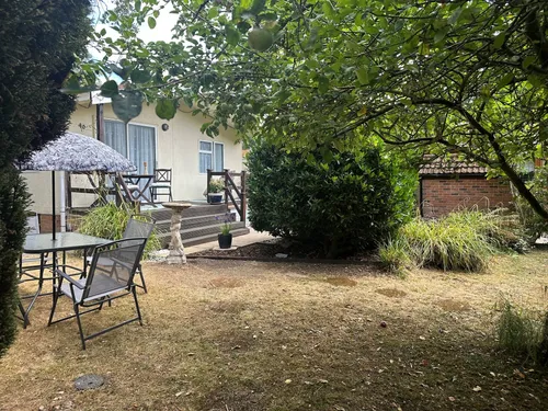 Chesham Road, Wigginton, Tringphoto
