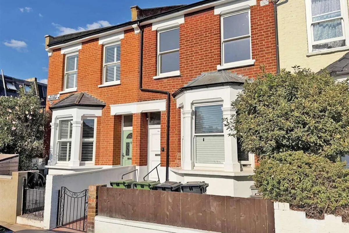 Rylett Crescent, SHEPHERDS BUSH