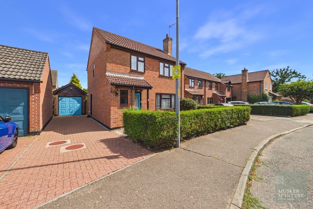 Longfield Close, Loddon, Norwich Image 1