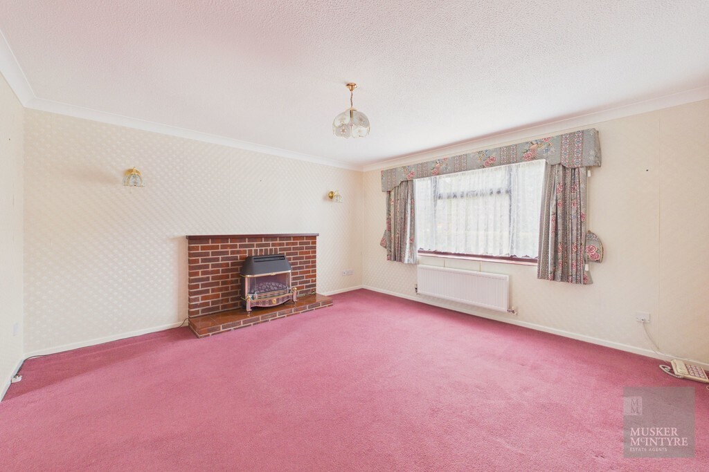 Longfield Close, Loddon, Norwich Image 3