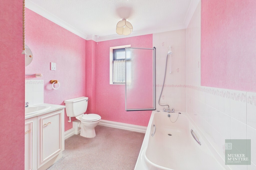 Longfield Close, Loddon, Norwich Image 12