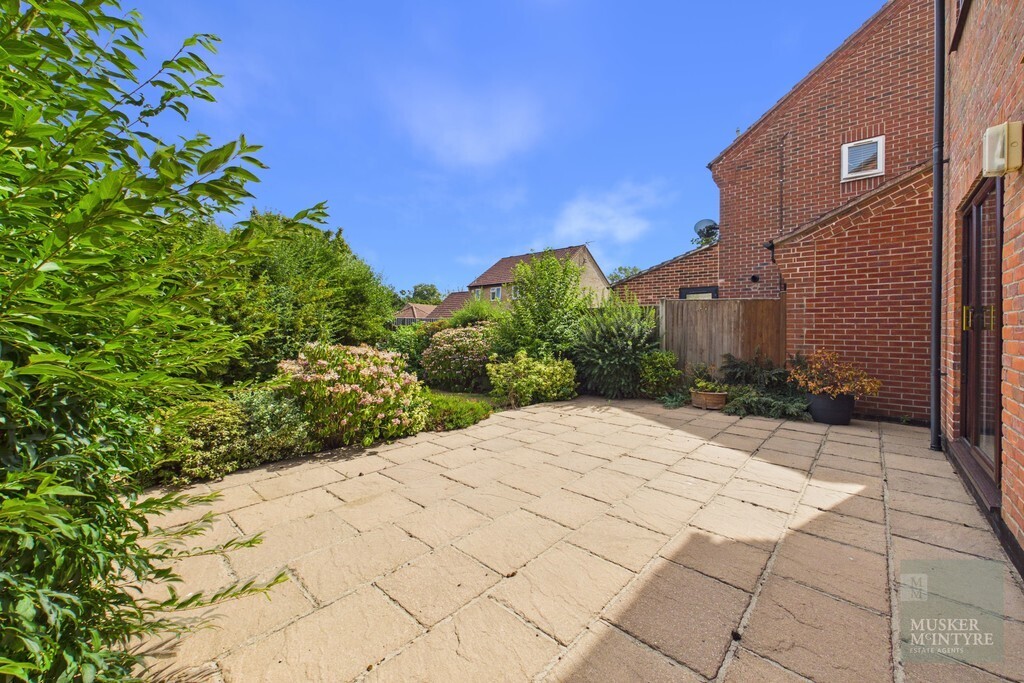 Longfield Close, Loddon, Norwich Image 15