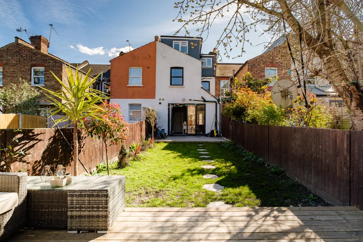 Chesterfield Gardens, London, N4 photo 15
