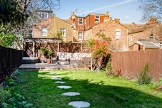 Chesterfield Gardens, London, N4 photo 16