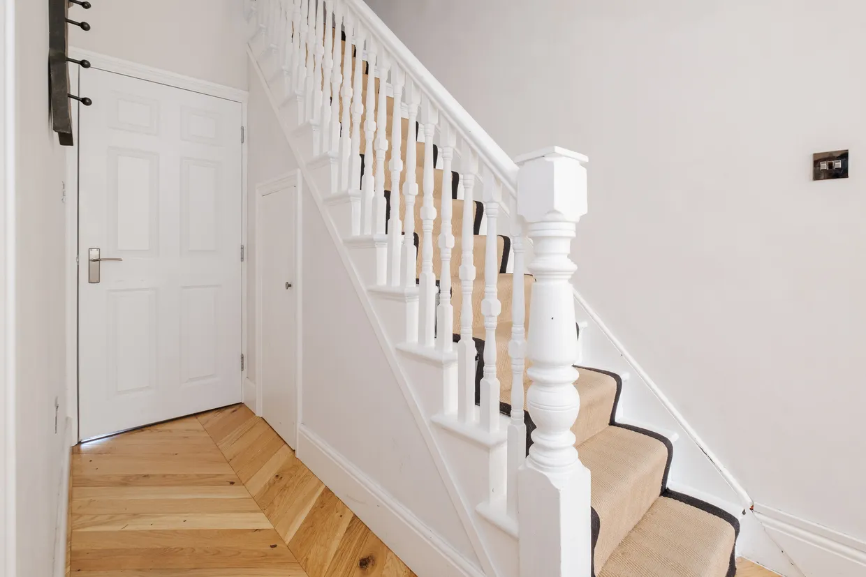 Chesterfield Gardens, London, N4 photo 18
