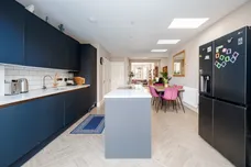 Chesterfield Gardens, London, N4 photo 20