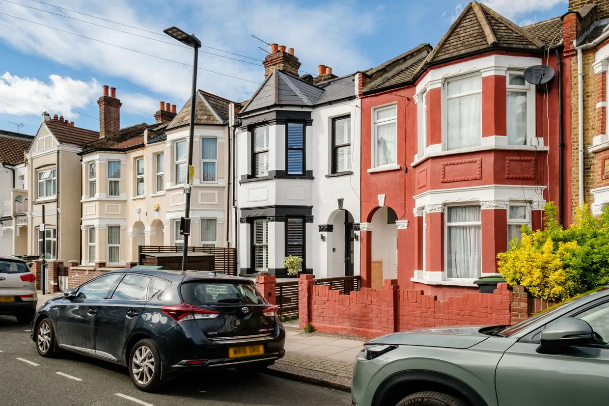 Chesterfield Gardens, London, N4 photo 23