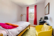 Chesterfield Gardens, London, N4 photo 25