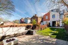 Chesterfield Gardens, London, N4 photo 26