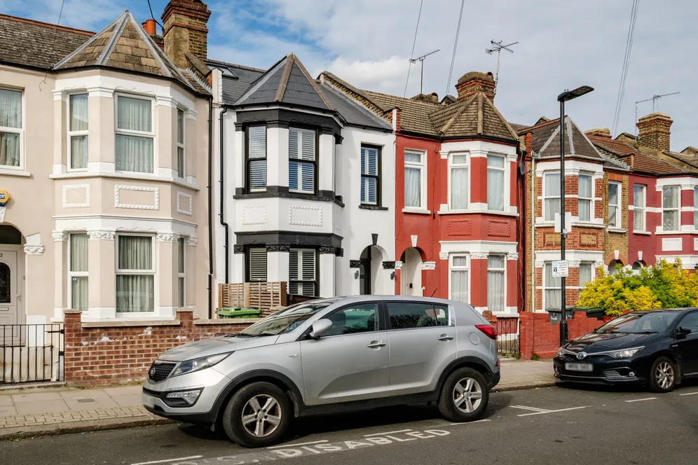 Chesterfield Gardens, London, N4 photo 27