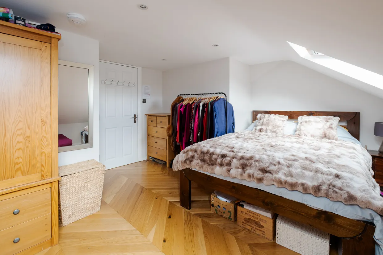 Chesterfield Gardens, London, N4 photo 28