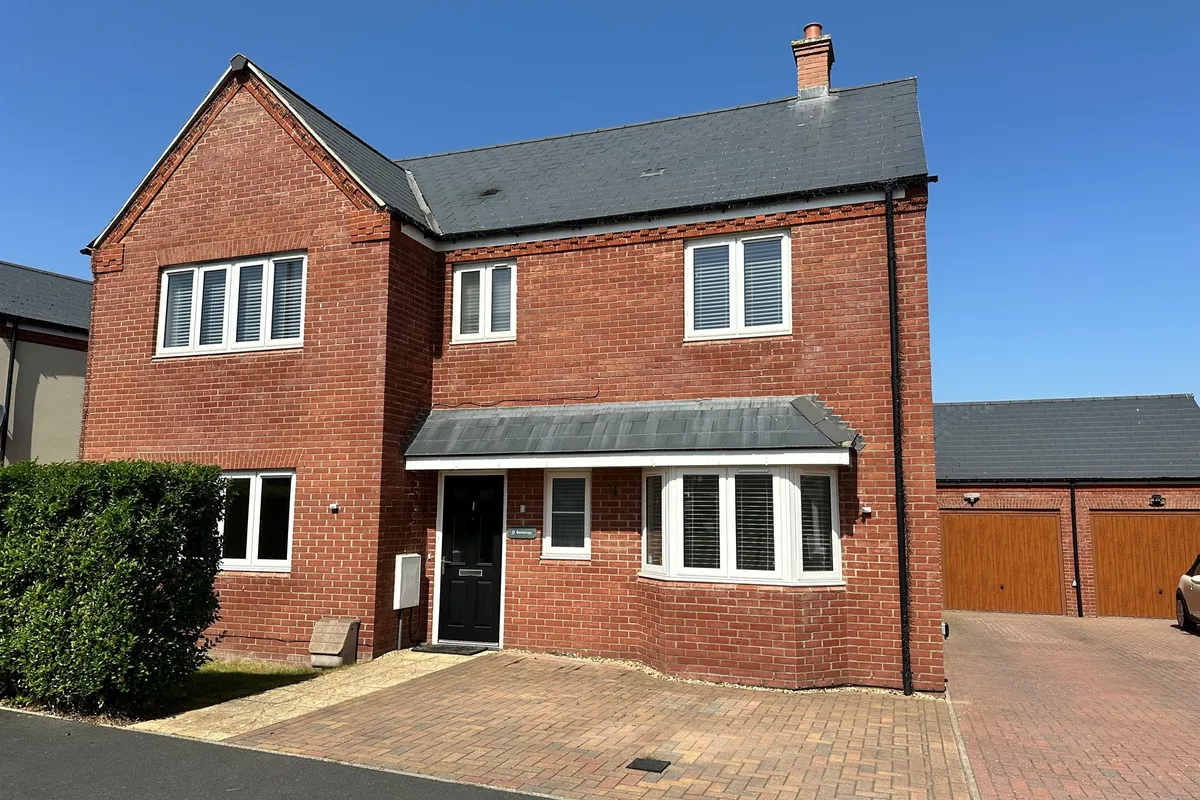 Buttercup Close, Raunds, Wellingborough