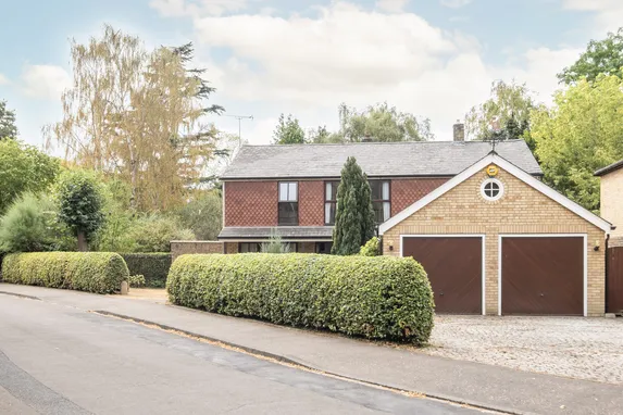 Ham Farm Road, Richmond, TW10