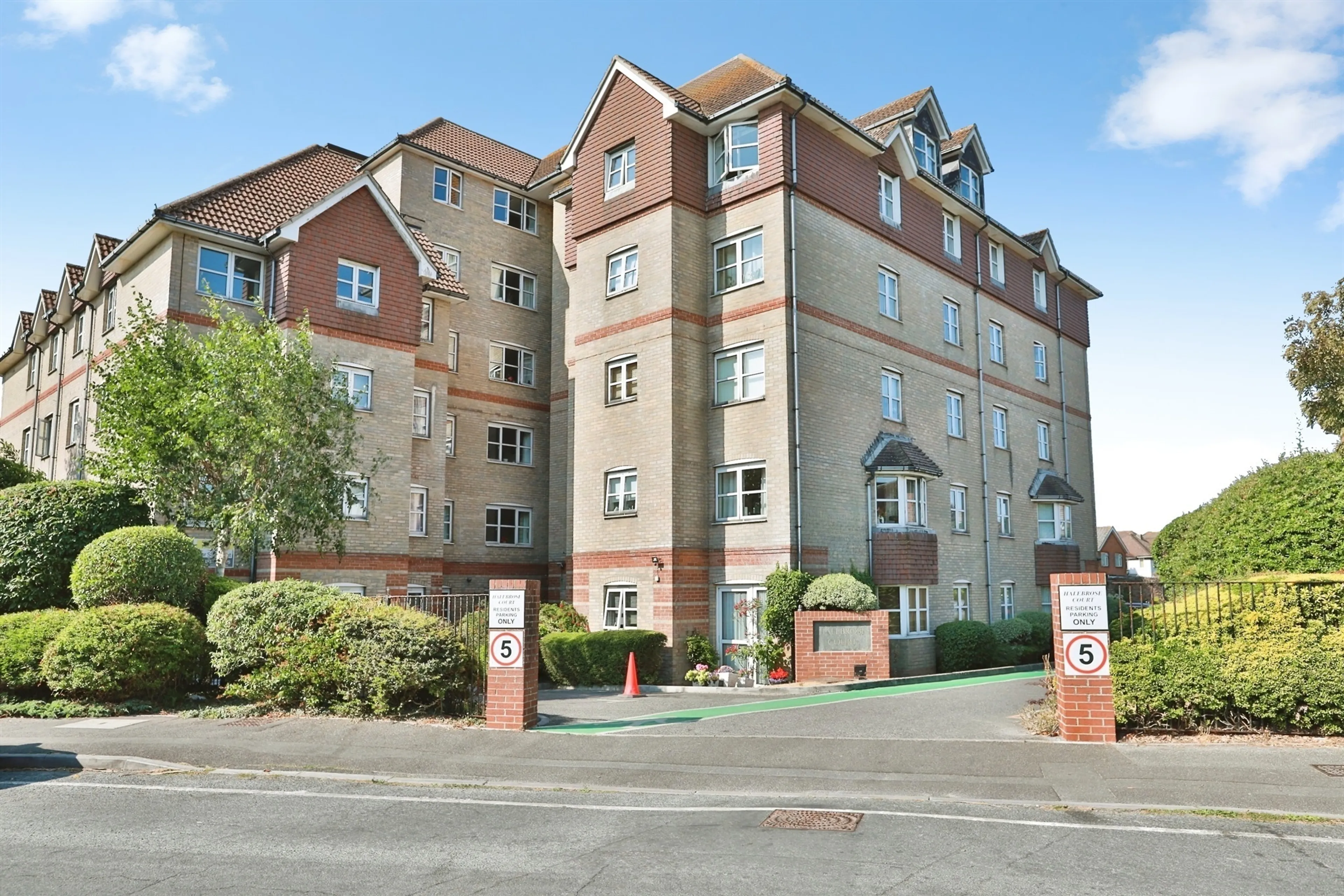 Property photo 0