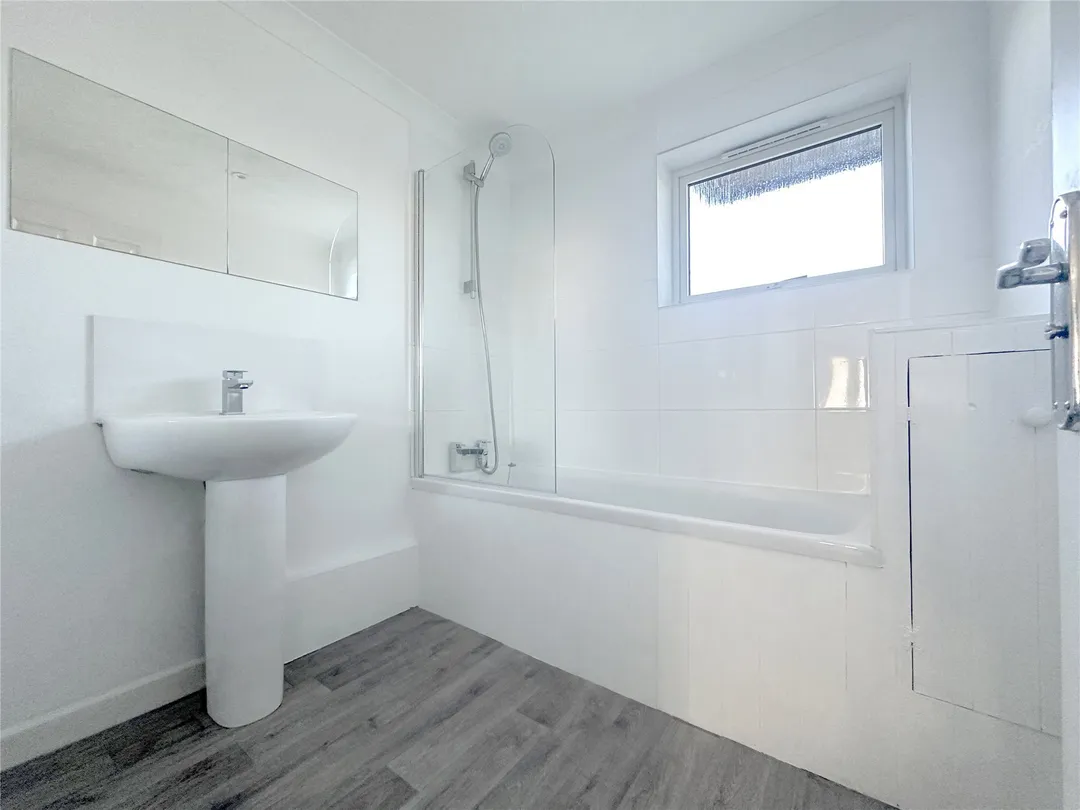 https://mr0.homeflow-assets.co.uk/files/photo/image/48099/7751/_x_/OCL250022_02.jpg