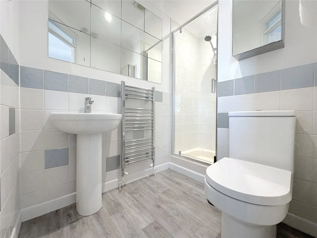 https://mr0.homeflow-assets.co.uk/files/photo/image/48099/7764/_x_/OCL250022_08.jpg