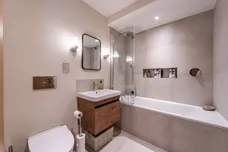 Clapham High Street, London, SW4 photo 7