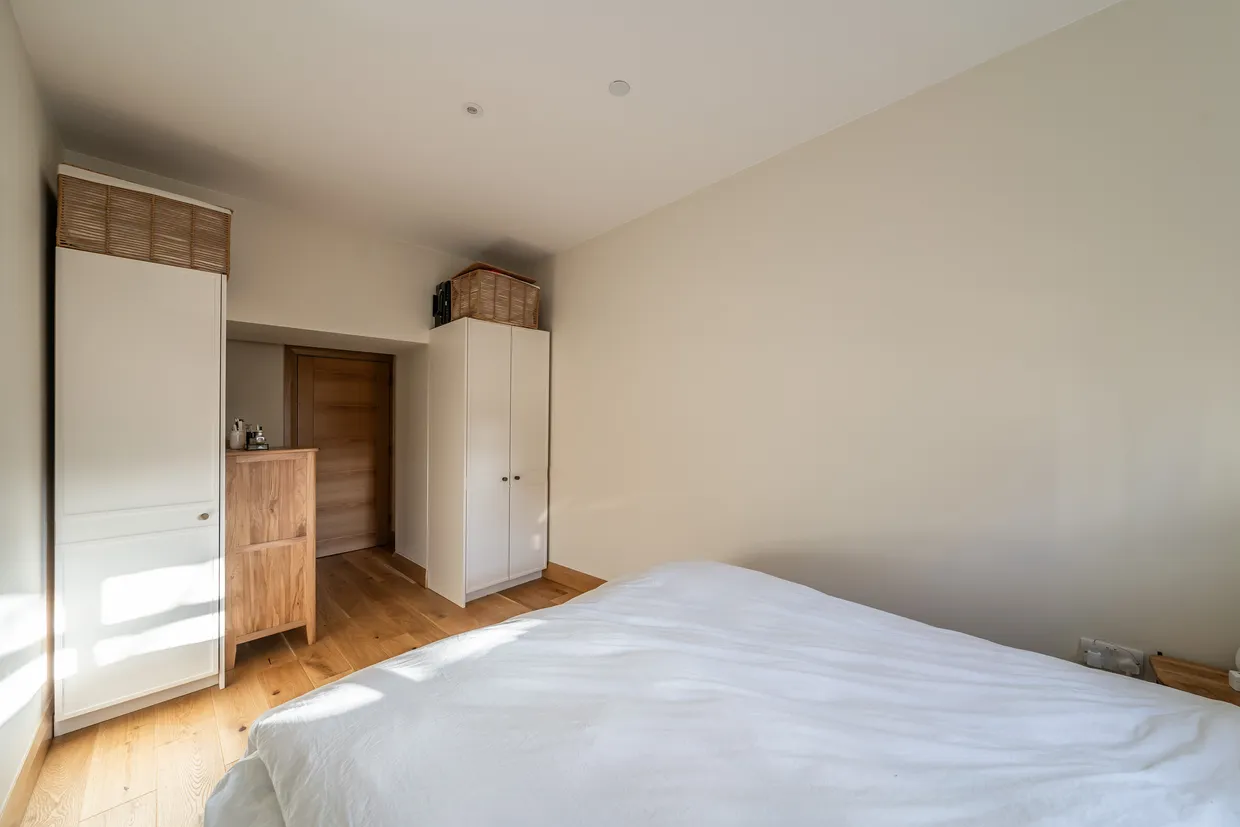 Clapham High Street, London, SW4 photo 8
