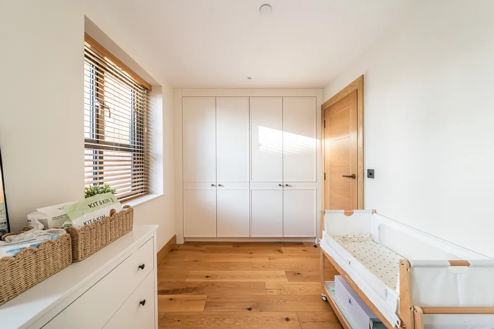 Clapham High Street, London, SW4 photo 9