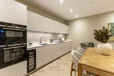 Wimbledon Place, The Broadway, London, SW19 photo 2