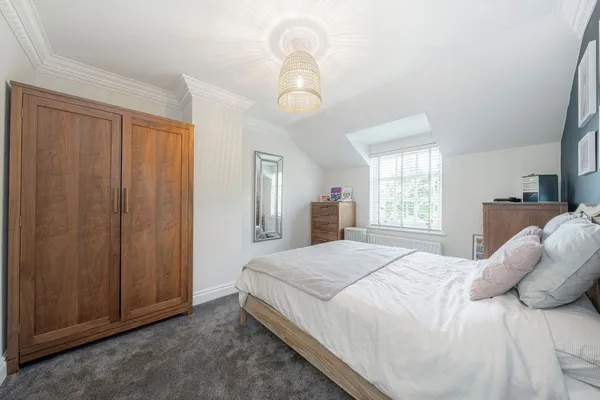Grosvenor Place, Weybridge, KT13 photo 5