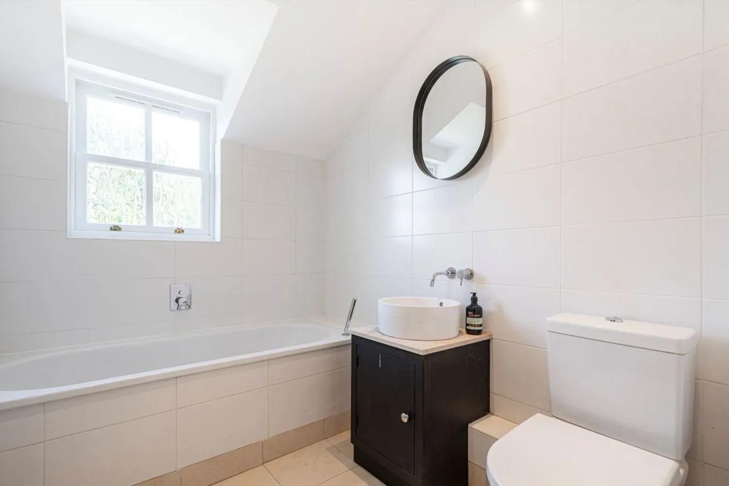 Grosvenor Place, Weybridge, KT13 photo 6