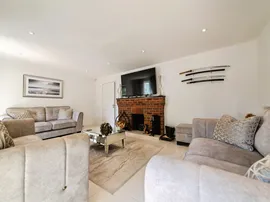Six House Bank, West Pinchbeck, Spalding thumb 3