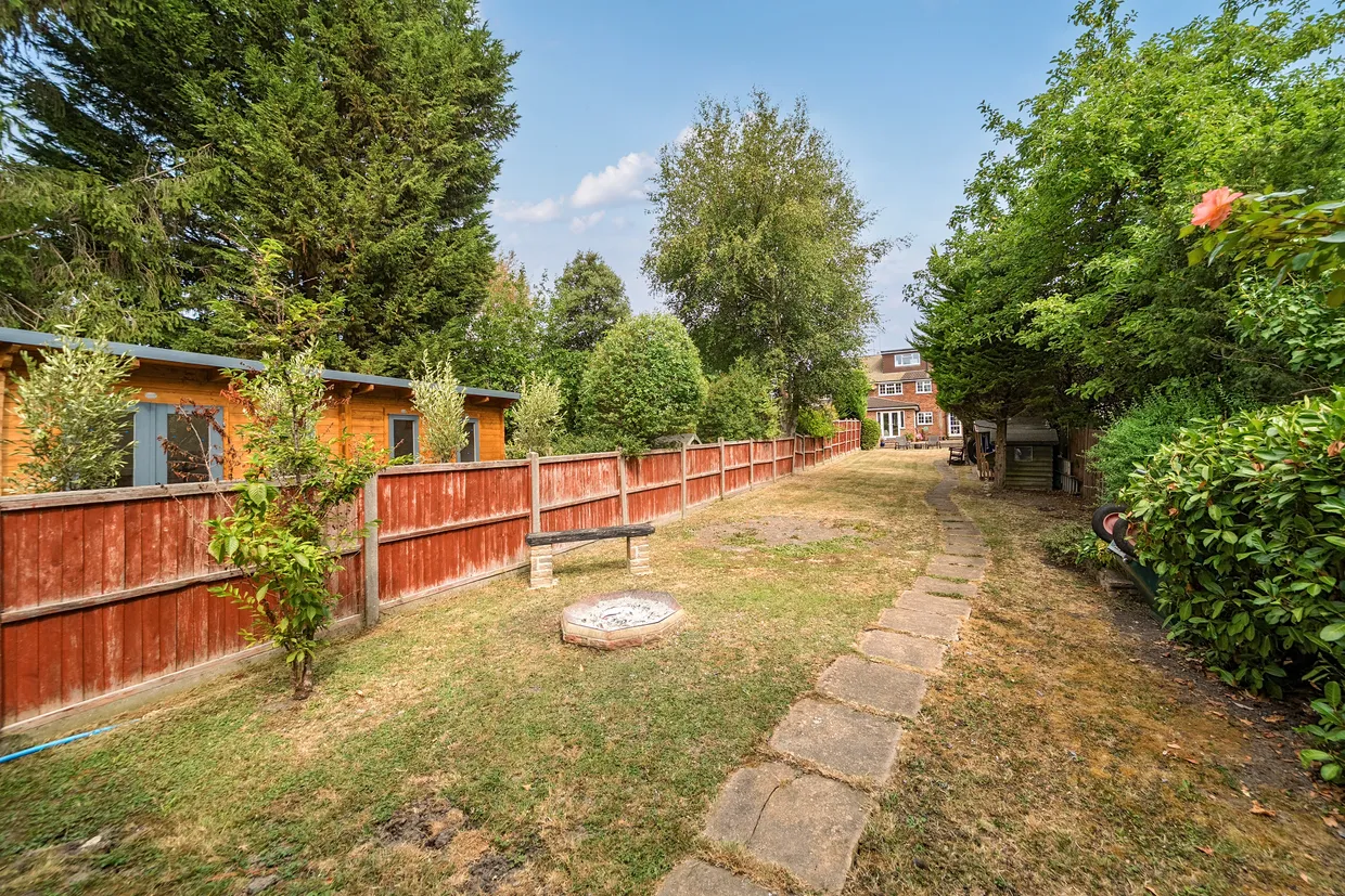 Carlton Road, Redhill, RH1 photo 10