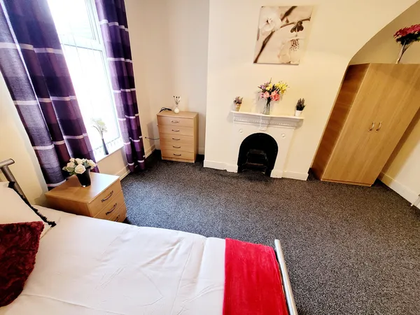 Room 4, Liverpool Road, Eccles, M30