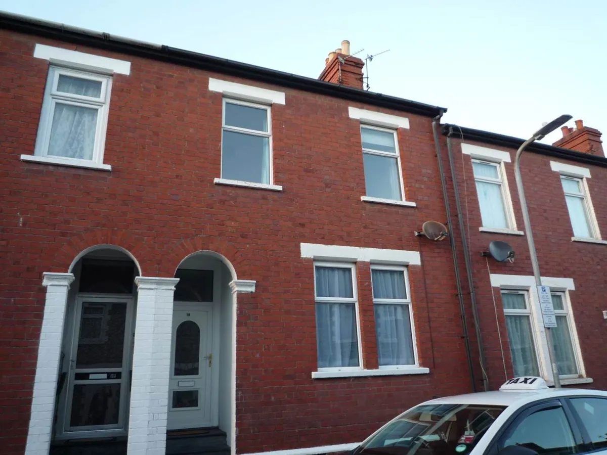 Queen Street, Barry, CF62