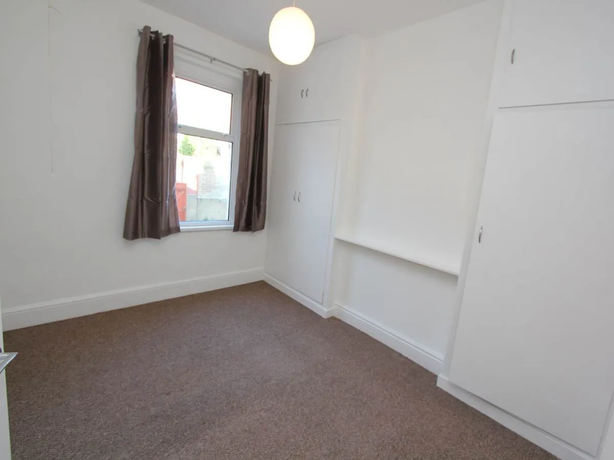 Queen Street, Barry, CF62