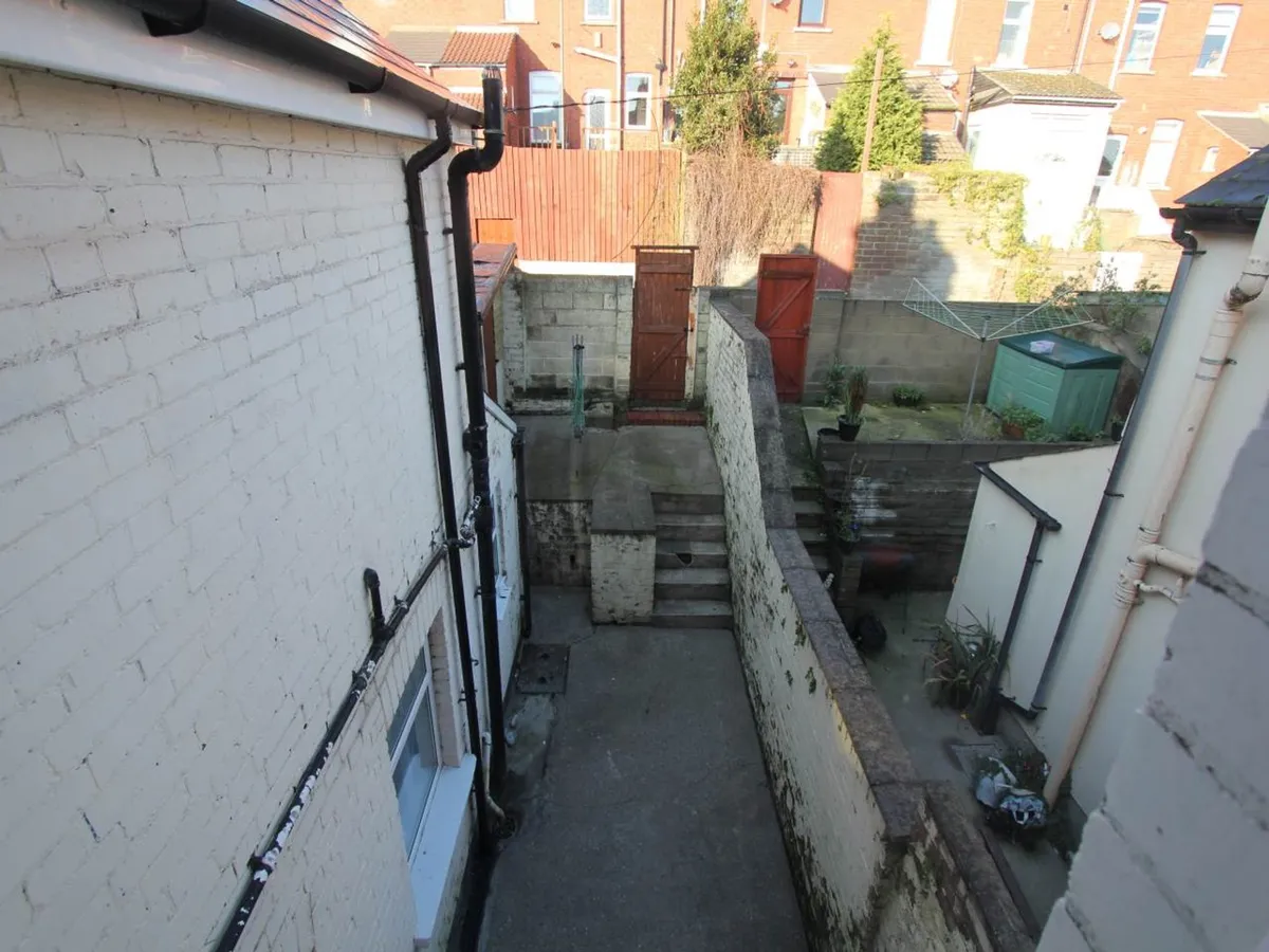 Queen Street, Barry, CF62