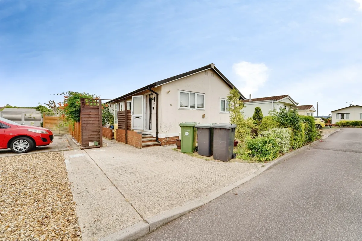 Lodge Road, Cranfield, Bedford