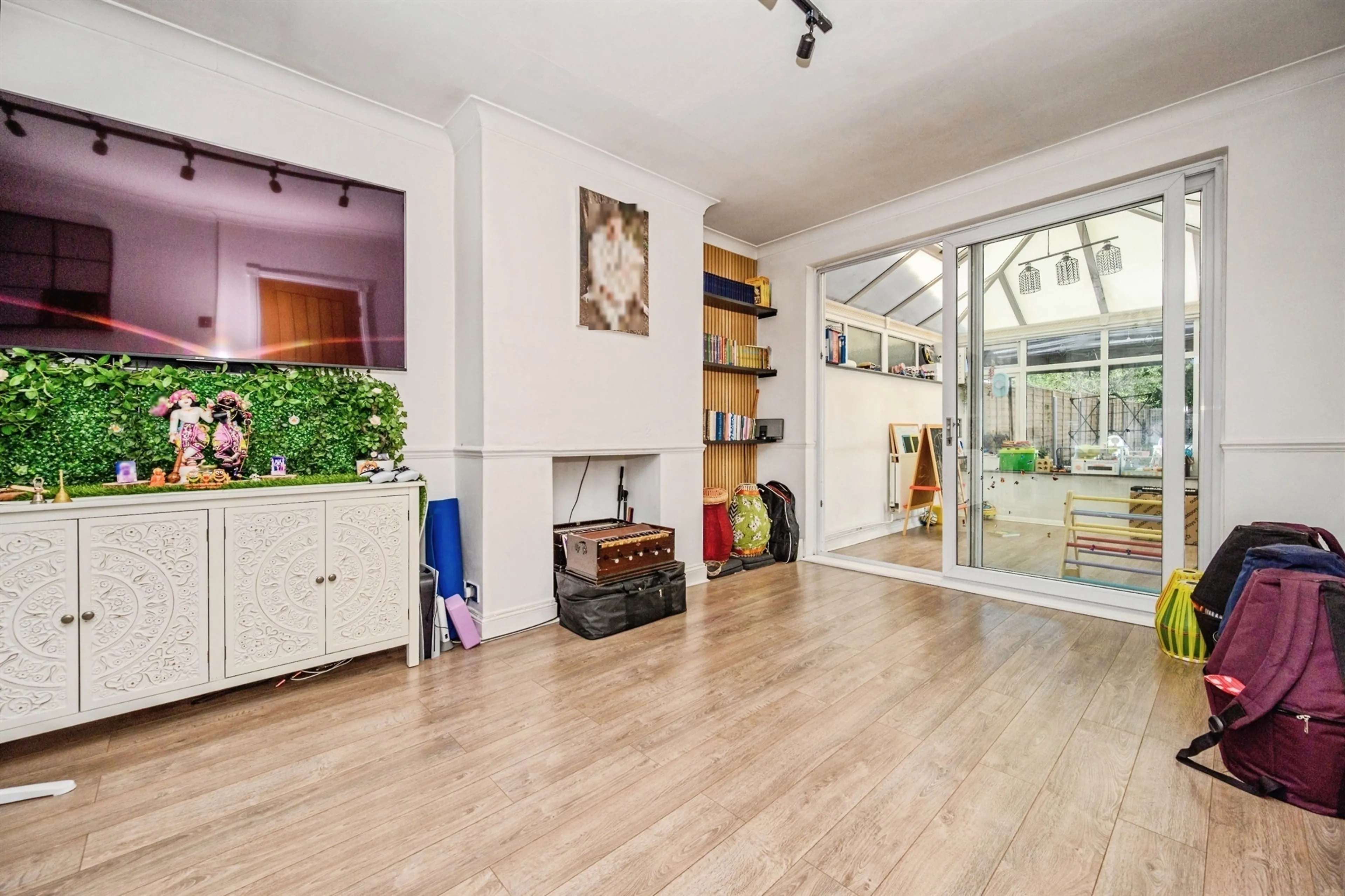 Property at Westlea Avenue, Watford