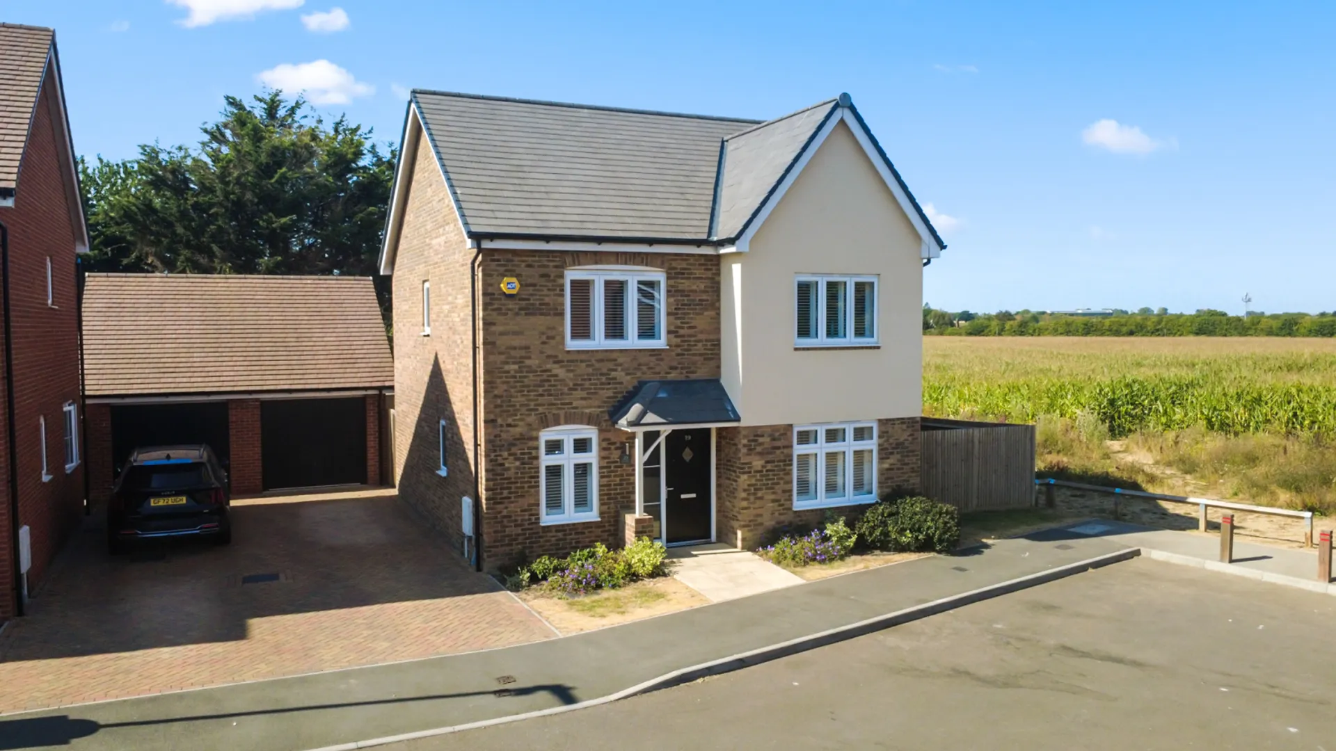Property photo top 0