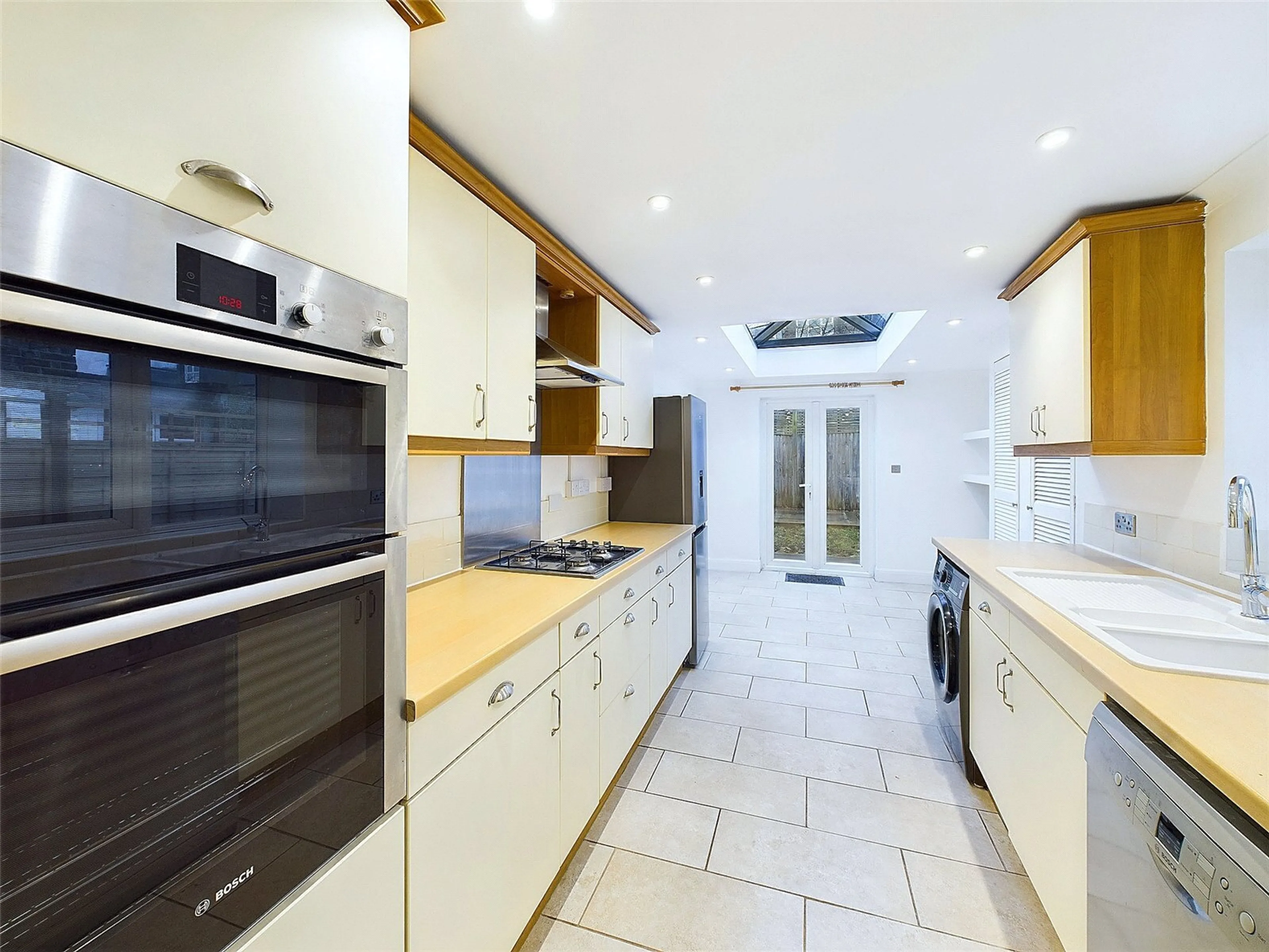 Photo 11